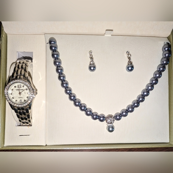 Cote' d' Azur Jewelry Set in Box comes with a necklace, earrings, and a watch - Picture 3 of 8